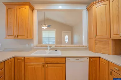 1055 Filbert St, Brownsville, OR 97327 - Photo 7