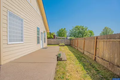 1055 Filbert St, Brownsville, OR 97327 - Photo 29