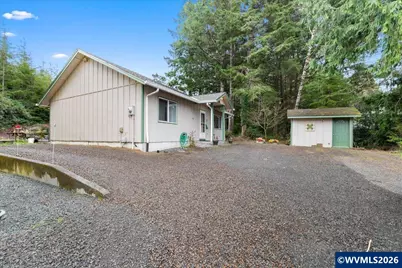 142 S Quadrant St, Rockaway Beach, OR 97201 - Photo 1