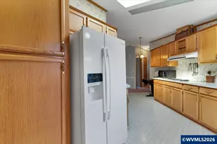 2120 Robins Ln SE, Salem, OR 97306 - Photo 17