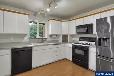2733 Birch St, Lebanon, OR 97355 - Photo 17