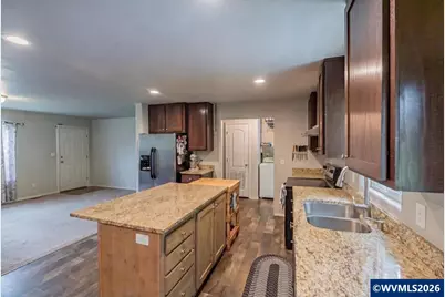 38381 Crawfordsville Dr, Sweet Home, OR 97386 - Photo 11