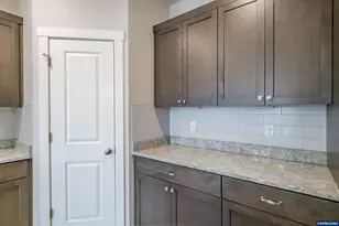 1531 SE Barberry Ave, Dallas, OR 97338 - Photo 9