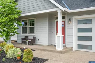 1531 SE Barberry Ave, Dallas, OR 97338 - Photo 3