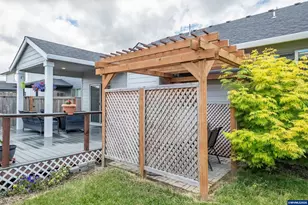 1531 SE Barberry Ave, Dallas, OR 97338 - Photo 43