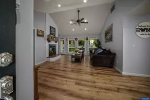 [Address not provided], McMinnville, OR 97128 - Photo 5