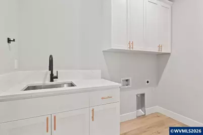 211 NE Broadway St, Sublimity, OR 97385 - Photo 27