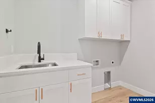 211 NE Broadway St, Sublimity, OR 97385 - Photo 27