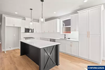 211 NE Broadway St, Sublimity, OR 97385 - Photo 5