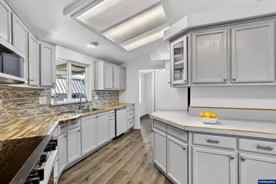 731 S Grice Lp, Jefferson, OR 97352 - Photo 13