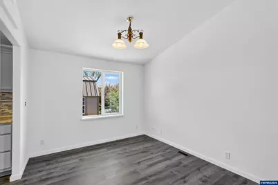 731 S Grice Lp, Jefferson, OR 97352 - Photo 9