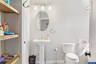 38725 Green Dr, Lebanon, OR 97355 - Photo 35