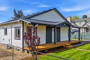 738 N Log Cabin St, Independence, OR 97351 - Photo 3