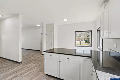 738 N Log Cabin St, Independence, OR 97351 - Photo 9