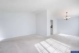 4653 Sunflower Way NE, Salem, OR 97305 - Photo 3
