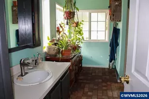 39785 Hwy 228, Sweet Home, OR 97386 - Photo 25