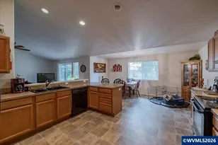 1396 Cascade Dr, Lebanon, OR 97355 - Photo 11