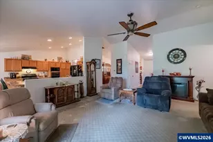 1396 Cascade Dr, Lebanon, OR 97355 - Photo 5