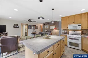 641 NW Ashley St, Dallas, OR 97338 - Photo 15