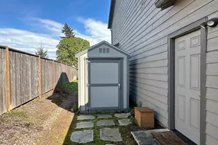 2737 NW Weather Stone St, Albany, OR 97321 - Photo 37