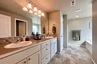 2737 NW Weather Stone St, Albany, OR 97321 - Photo 23