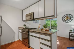 475 NE Conifer Bl, Corvallis, OR 97330 - Photo 9