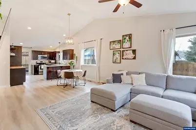 1722 Elk River St NW, Salem, OR 97304 - Photo 7