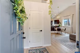 1722 Elk River St NW, Salem, OR 97304 - Photo 3