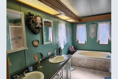 5422 Portland Rd NE #107G, Salem, OR 97305 - Photo 9