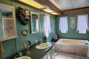 5422 Portland Rd NE, Salem, OR 97305 - Photo 9