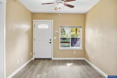 2385 5th St NE, Salem, OR 97301 - Photo 5