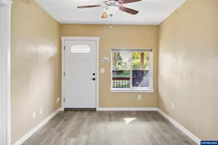 2385 5th St NE, Salem, OR 97301 - Photo 5