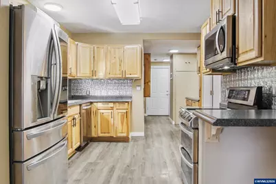 2385 5th St NE, Salem, OR 97301 - Photo 9