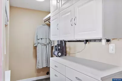 2385 5th St NE, Salem, OR 97301 - Photo 17