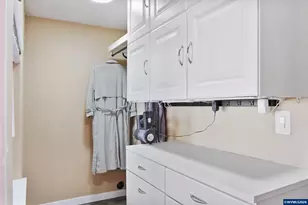 2385 5th St NE, Salem, OR 97301 - Photo 17