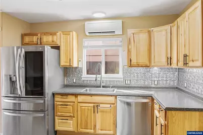 2385 5th St NE, Salem, OR 97301 - Photo 11