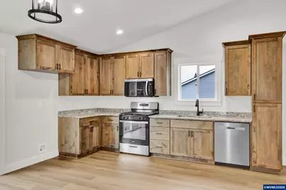 4400 Knotty Pine Ct, Sweet Home, OR 97386 - Photo 11