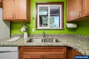 2035 Primrose Lp, Philomath, OR 97370 - Photo 11