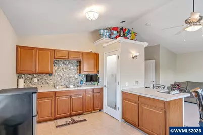 1304 Frontier St, Silverton, OR 97381 - Photo 27
