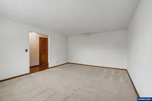 856 Royalty Dr NE, Salem, OR 97301 - Photo 7