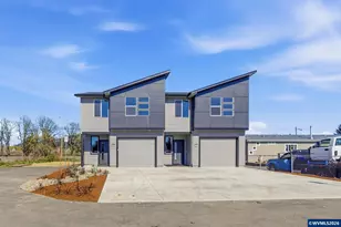 300 &amp 302 Seven Oaks Ln, Lebanon, OR 97355 - Photo 1