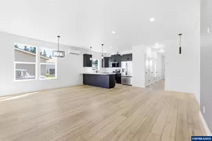 300 &amp 302 Seven Oaks Ln, Lebanon, OR 97355 - Photo 9