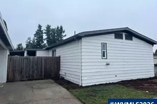 5422 Portland Rd NE, Salem, OR 97305 - Photo 3