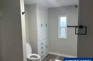 5422 Portland Rd NE, Salem, OR 97305 - Photo 17