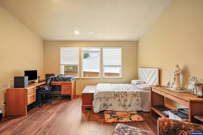 2412 NW White Oak Av, Albany, OR 97321 - Photo 27