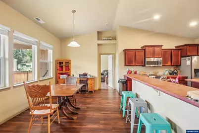 2412 NW White Oak Av, Albany, OR 97321 - Photo 19