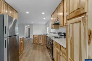 365 Mountain View Rd, Sweet Home, OR 97386 - Photo 13