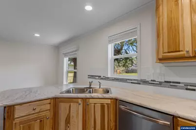 365 Mountain View Rd, Sweet Home, OR 97386 - Photo 11