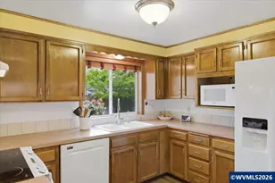 4576 Goldenrod Ave NE, Salem, OR 97305 - Photo 15