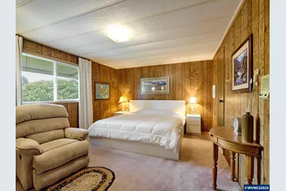 450 SE Lacreole Dr, Dallas, OR 97338 - Photo 13